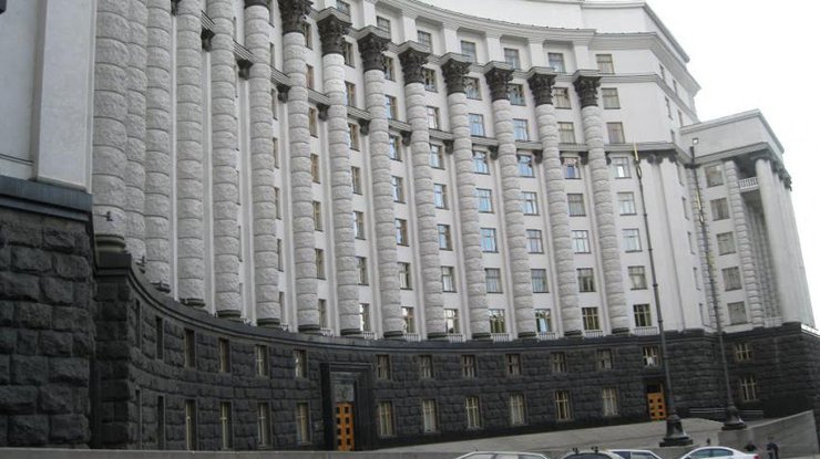 Кабмин может расширить список товаров для торговли с Донбассом