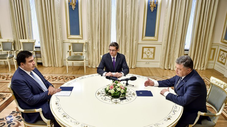 Порошенко рассказал, при каких условиях примет отставку Саакашвили 