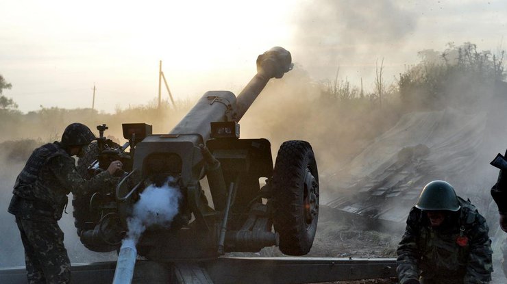 Боевики на Донбассе обстреляли украинские позиции из крупнокалиберного оружия