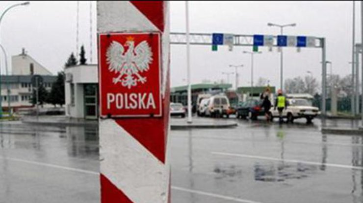 В очередях между Украиной и Польшей стоят 1390 автомобилей