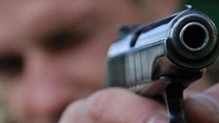 В Славутиче неизвестный открыл стрельбу по полицейским