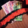 В Бельгии работницу министерства отстранили от работы за откровенные селфи 