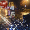 В центре Киева автомобиль снес памятник героям Небесной сотни (фото) 