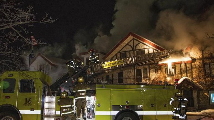 В Мичигане в результате пожара в отеле пострадали 12 человек