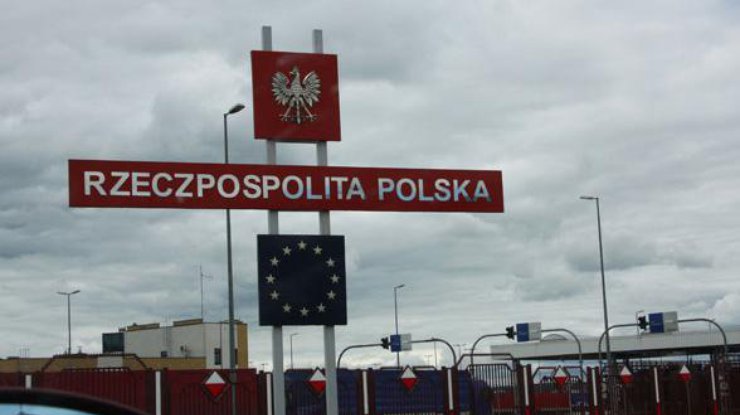 На границе с Польшей в очереди простаивает почти тысяча автомобилей