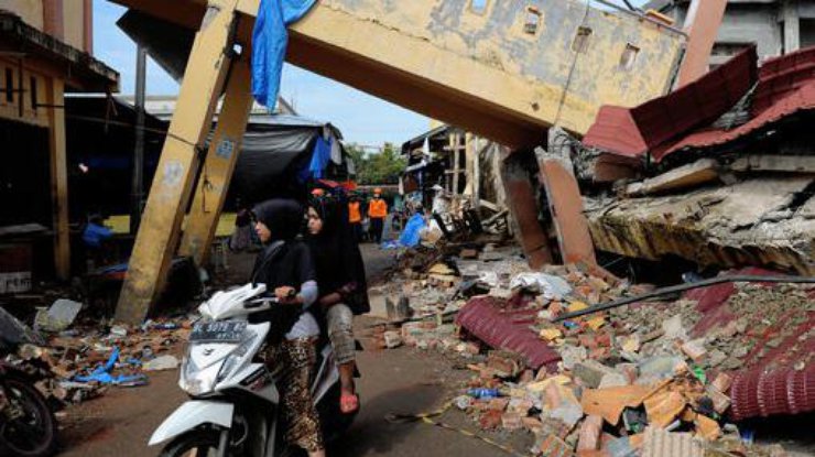 В Индонезии произошло мощное землетрясение 