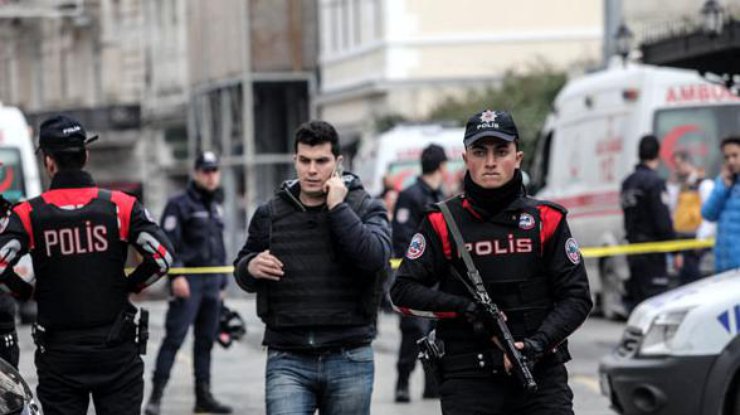 В центре Стамбула прогремел мощный взрыв
