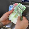 Украинцы массово снимают деньги со счетов "Приватбанка"