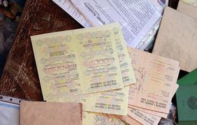 В Киеве умельцы штамповали поддельные загранпаспорта прямо на дому