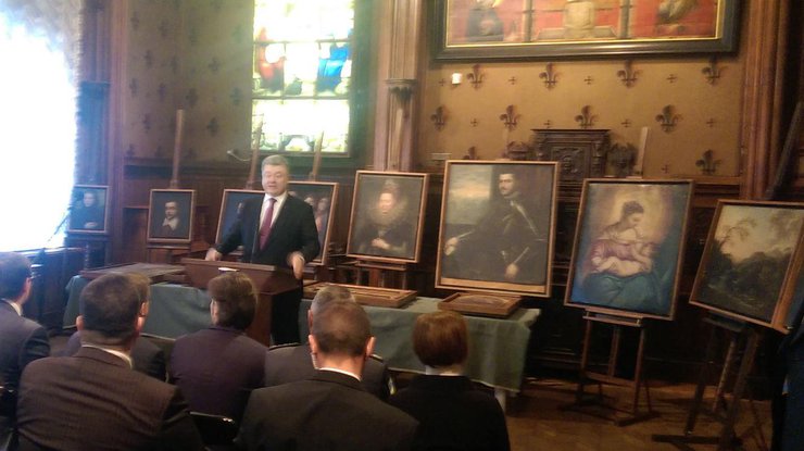 Украина вернула Италии похищенные из музея картины