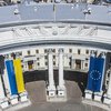 Порошенко поблагодарил дипломатов за помощь украинской армии