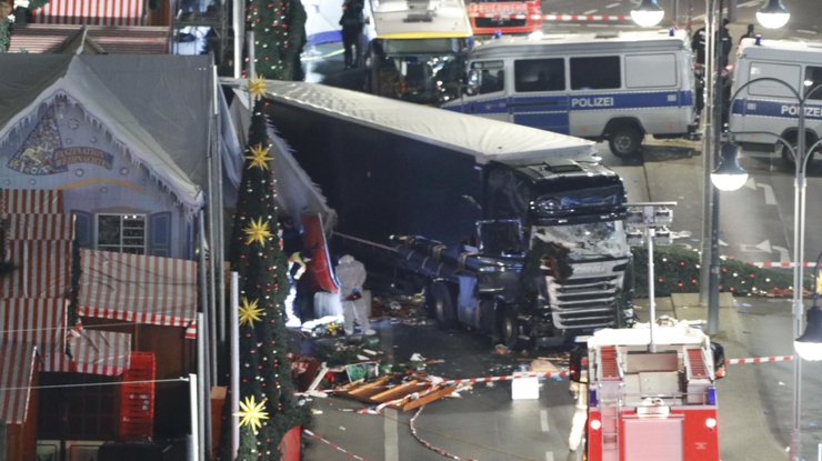 Теракт в Берлине: подозреваемый был известен полиции 