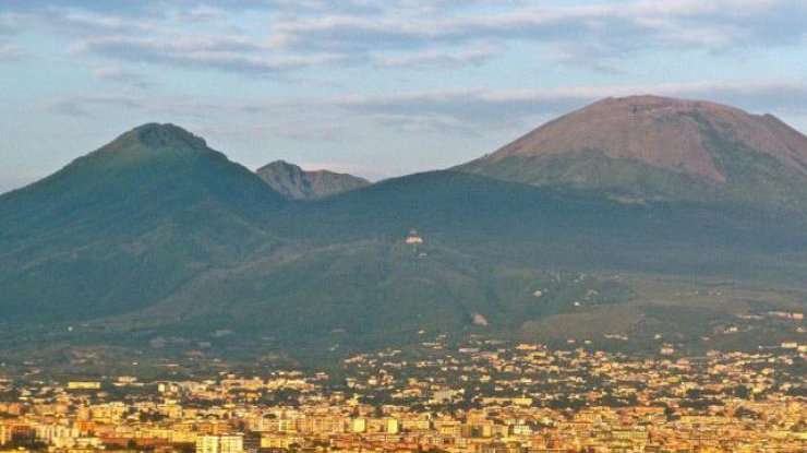  В Италии пробудился мощный вулкан (фото: awaytravel.ru)
