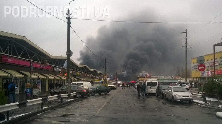 Пожар на рынке: спасатели обнаружили первую жертву
