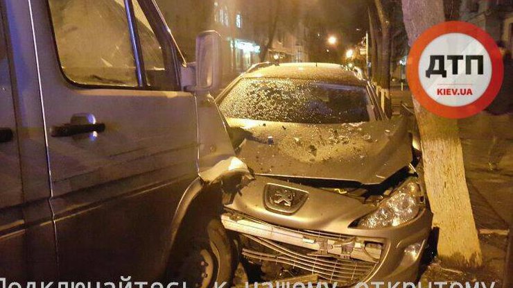 Масштабная авария в Киеве: пьяный водитель протаранил четыре автомобиля