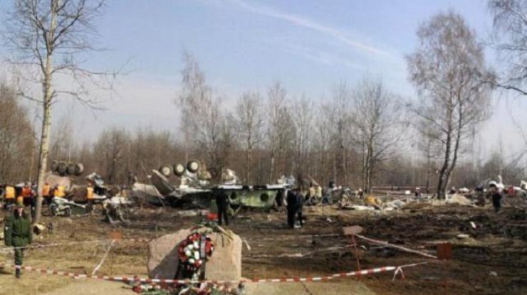 Смоленская катастрофа: Польша требует предоставить записи с самолета (фото: smolnarod.ru)