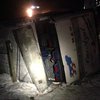 Под Днепром перевернулся автобус с детьми: детали аварии