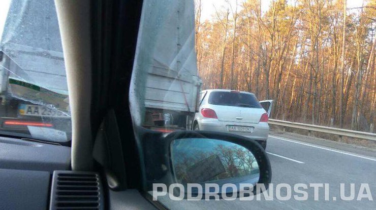 На въезде в Киев по пути из Борисполя произошла серьезная авария. Фото: Евгений Опанасенко