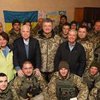 Порошенко с сенаторами США приехали на Донбасс