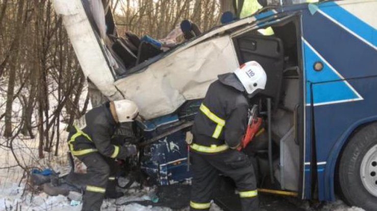 Число жертв аварии автобуса с детьми в России выросло до 34 человек