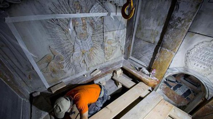 Гробница является той же самой, что и найденная в IV веке матерью императора Константина I