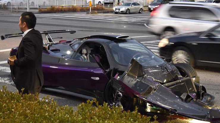 В Японии разбили эксклюзивный суперкар Pagani Zonda