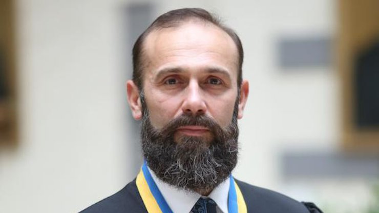 Дело судьи Высшего хозяйственного суда Украины Артура Емельянова рассыпалось на глазах