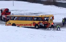 Во Франции двое детей погибли в аварии со школьным автобусом