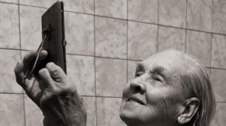 91-летняя киевлянка Вера в фотопроекте "Старость"