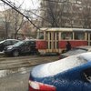 В Киеве на Подоле трамвай протаранил внедорожник (фото)