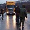 В Закарпатье устроили блокаду грузовикам России (фото)