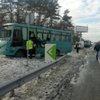 В Киеве в масштабной аварии разбился автобус (фото)