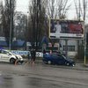 В Киеве "Daewoo Lanos" столкнулся с машиной полиции