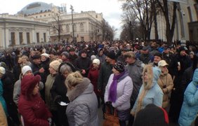 5 тысяч активистов перекрыли улицу возле Верховной Рады