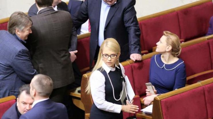 Новая прическа и стиль Тимошенко удивили пользователей соцсети.