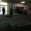 В Одессе Mercedes въехал в магазин во время погони (фото)