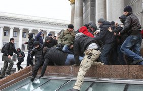 В Киеве при уборке Майдана завязалась драка 