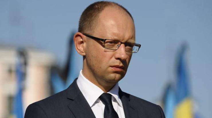 Премьер обвиняет Порошенко в срыве запуска Госбюро расследований