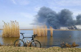 В Одесской области горят плавни озера Лунг
