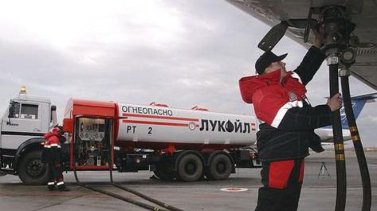 Лукойл Авиэйшен оштрафуют за повышенные цены на топливо