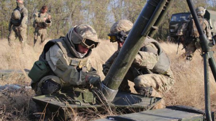 Украинские военные оборудуют позиции для обороны