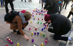 В Киеве зажгли лампадки в память о Борисе Немцове