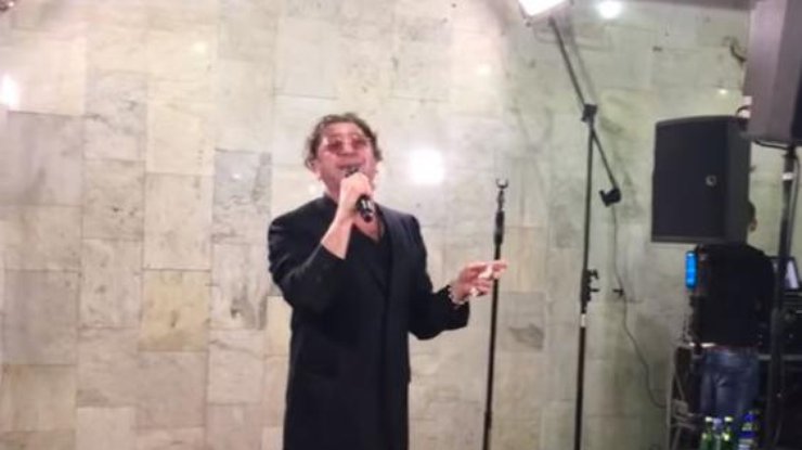 Григорий Лепс исполнил свои песни в метро
