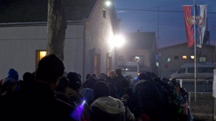 Хорватия вводит лимит на количество беженцев, как и соседние страны