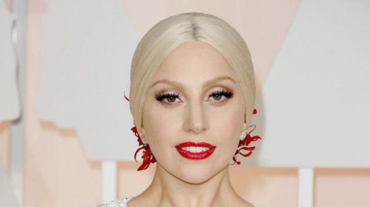 Lady Gaga исполнит песню в память о Дэвиде Боуи