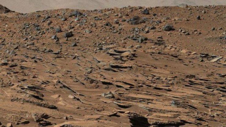 На одном из кратеров Марса найдены возможные следы деятельности древних бактерий