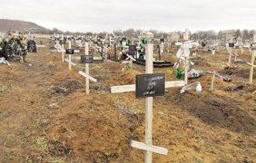 За последние два года кладбище существенно выросло из-за множества новых могил