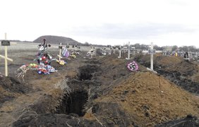За последние два года кладбище существенно выросло из-за множества новых могил