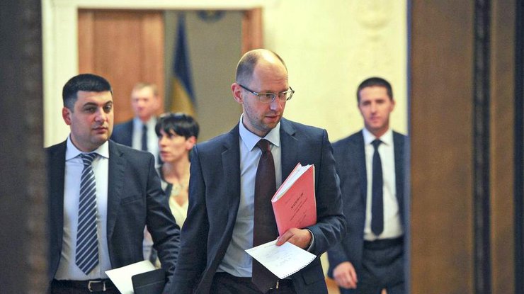 Советник Порошенко предполагает, что Кабмин переформатируют в феврале
