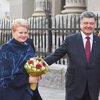 Порошенко и Яценюк поздравили президента Литвы с днем рождения